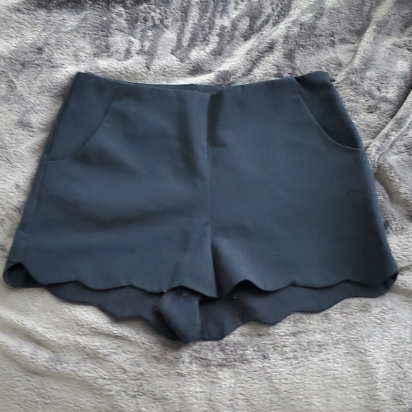 ASOS Scalloped Shorts - Picture 1 of 3